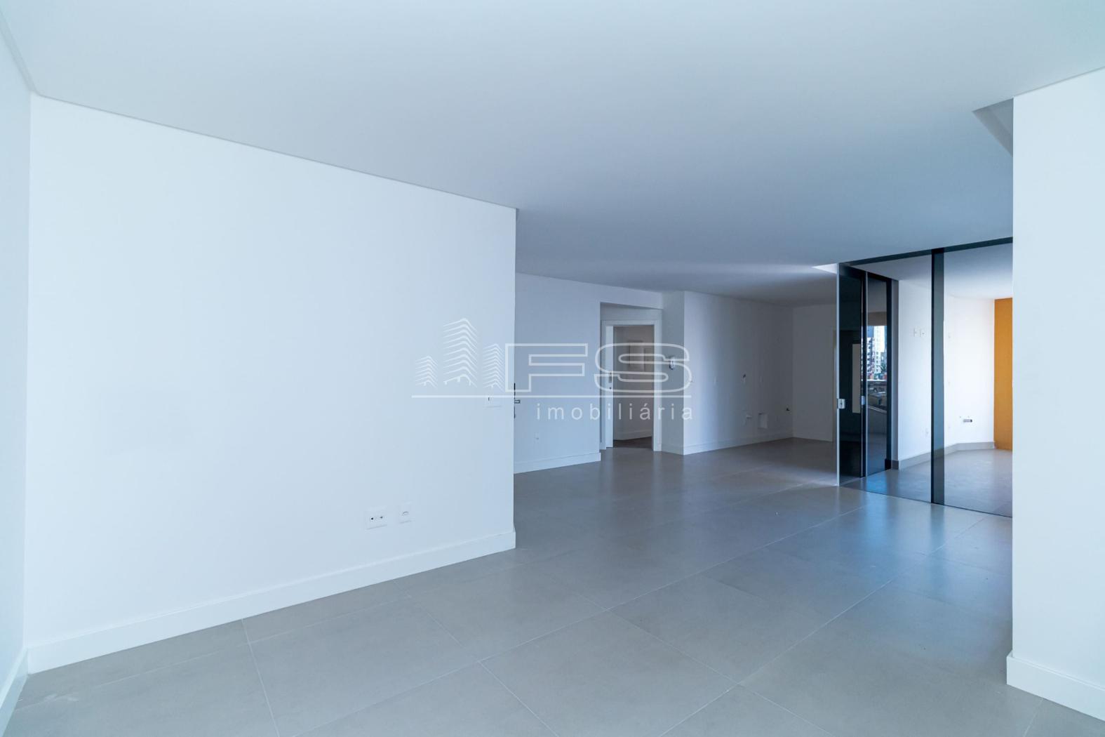 Apartamento com 3 Dormitórios à venda, 140 m² por R$ 1.460.000,00
