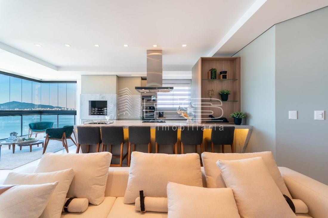 Apartamento com 3 Dormitórios à venda, 132 m² por R$ 1.950.000,00