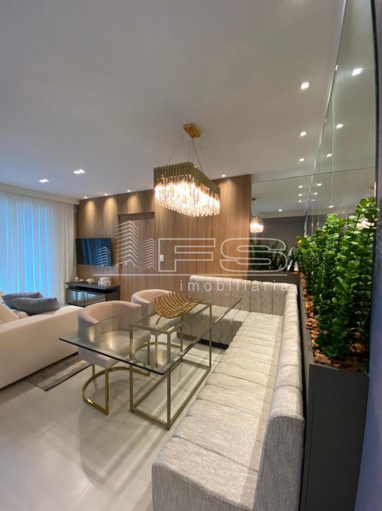 Apartamento com 2 Dormitórios à venda, 70 m² por R$ 990.000,00