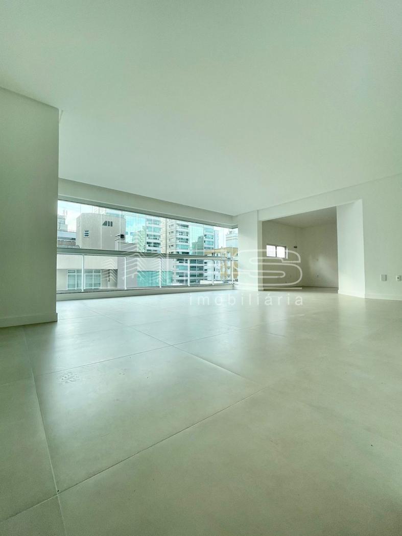 Apartamento com 4 Dormitórios à venda, 160 m² por R$ 2.080.000,00