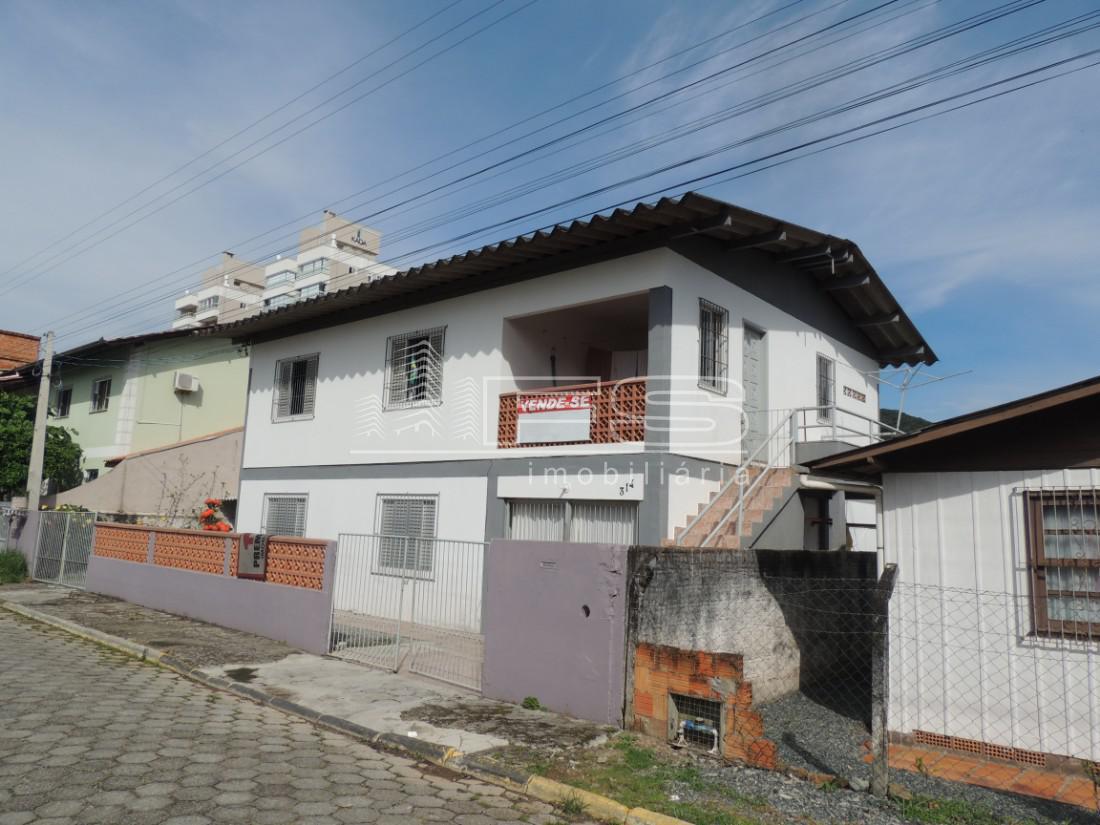 Casa com 5 Dormitórios à venda, 180 m² por R$ 900.000,00