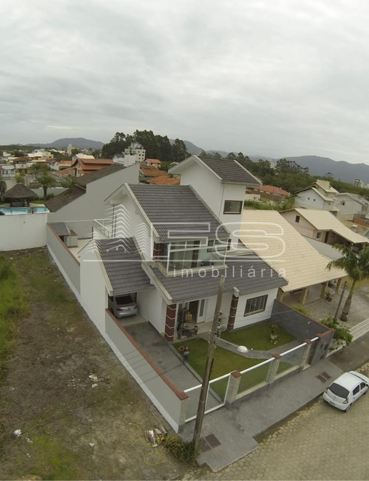 Casa com 3 Dormitórios à venda, 240 m² por R$ 1.850.000,00