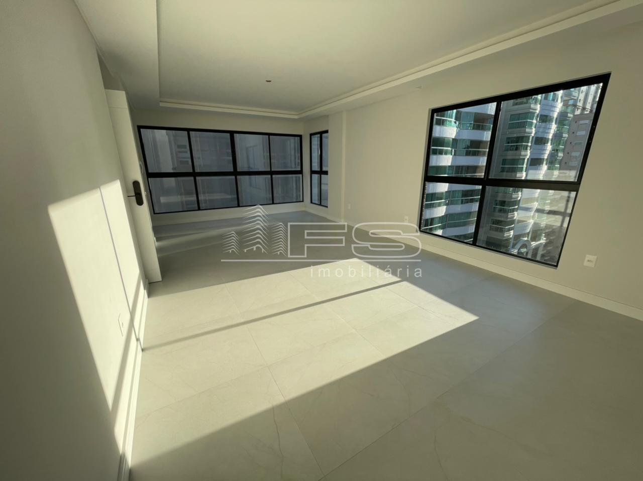 Apartamento com 3 Dormitórios à venda, 125 m² por R$ 934.819,00