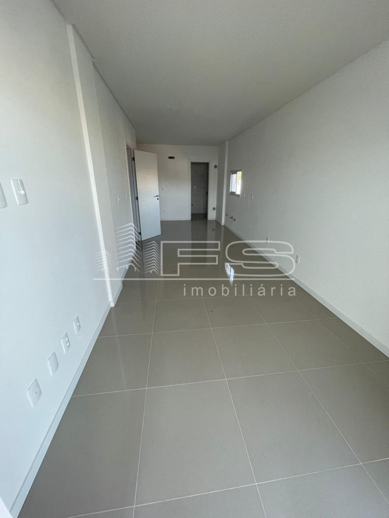 Apartamento com 2 Dormitórios à venda, 72 m² por R$ 590.000,00