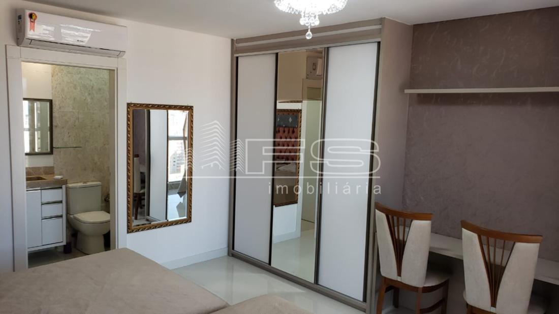 Apartamento com 4 Dormitórios à venda, 206 m² por R$ 2.350.000,00