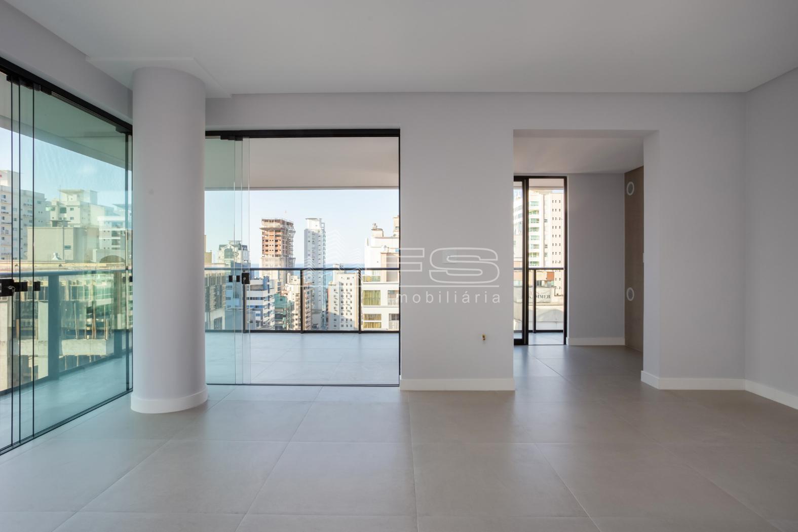 Apartamento com 4 Dormitórios à venda, 175 m² por R$ 1.700.000,00