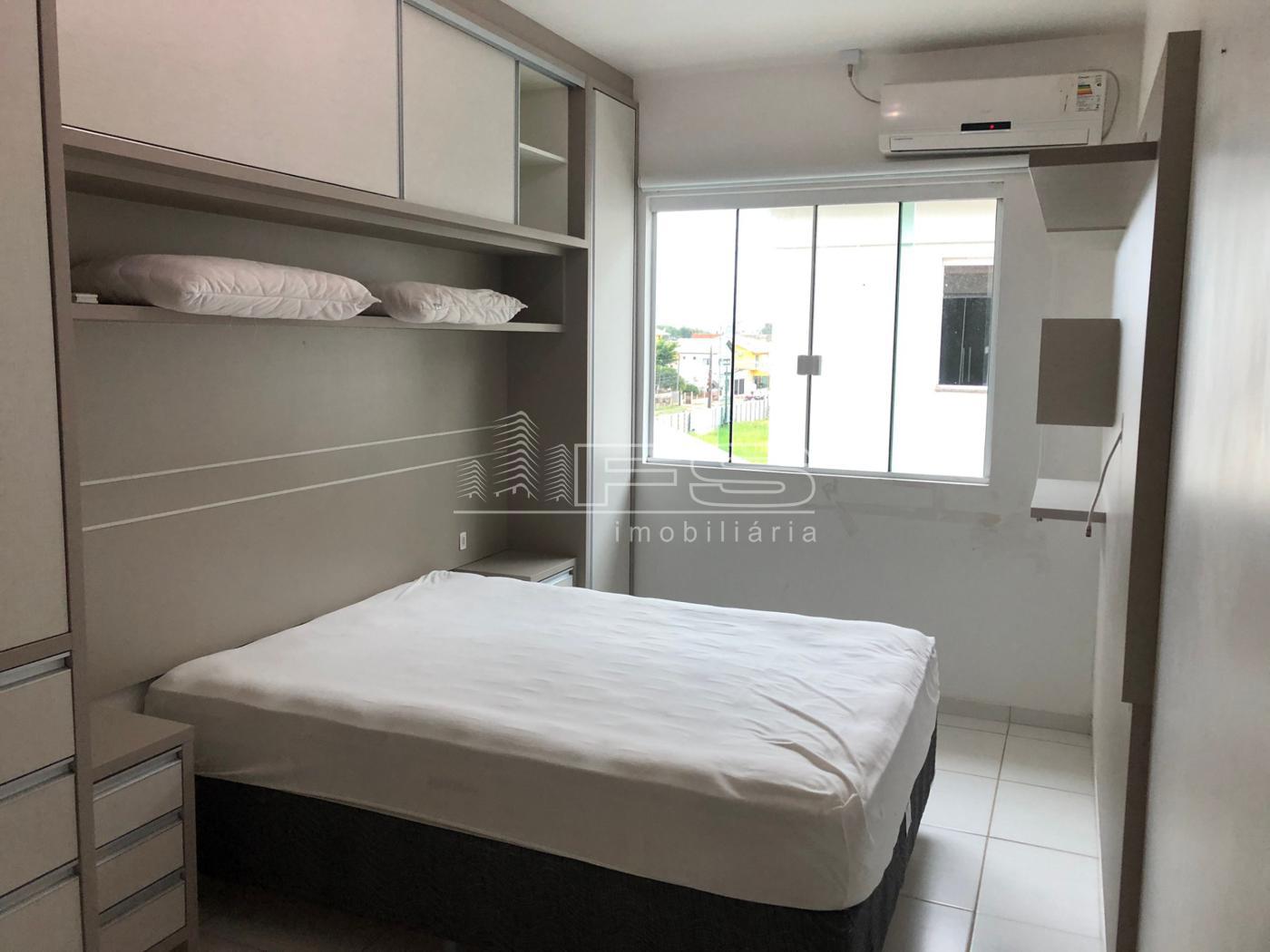 Apartamento com 2 Dormitórios à venda, 70 m² por R$ 330.000,00