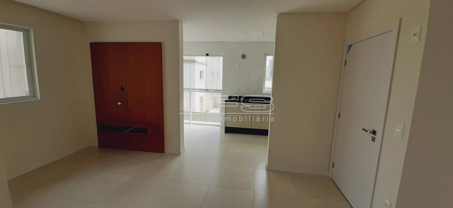 Apartamento com 2 Dormitórios à venda, 68 m² por R$ 740.000,00