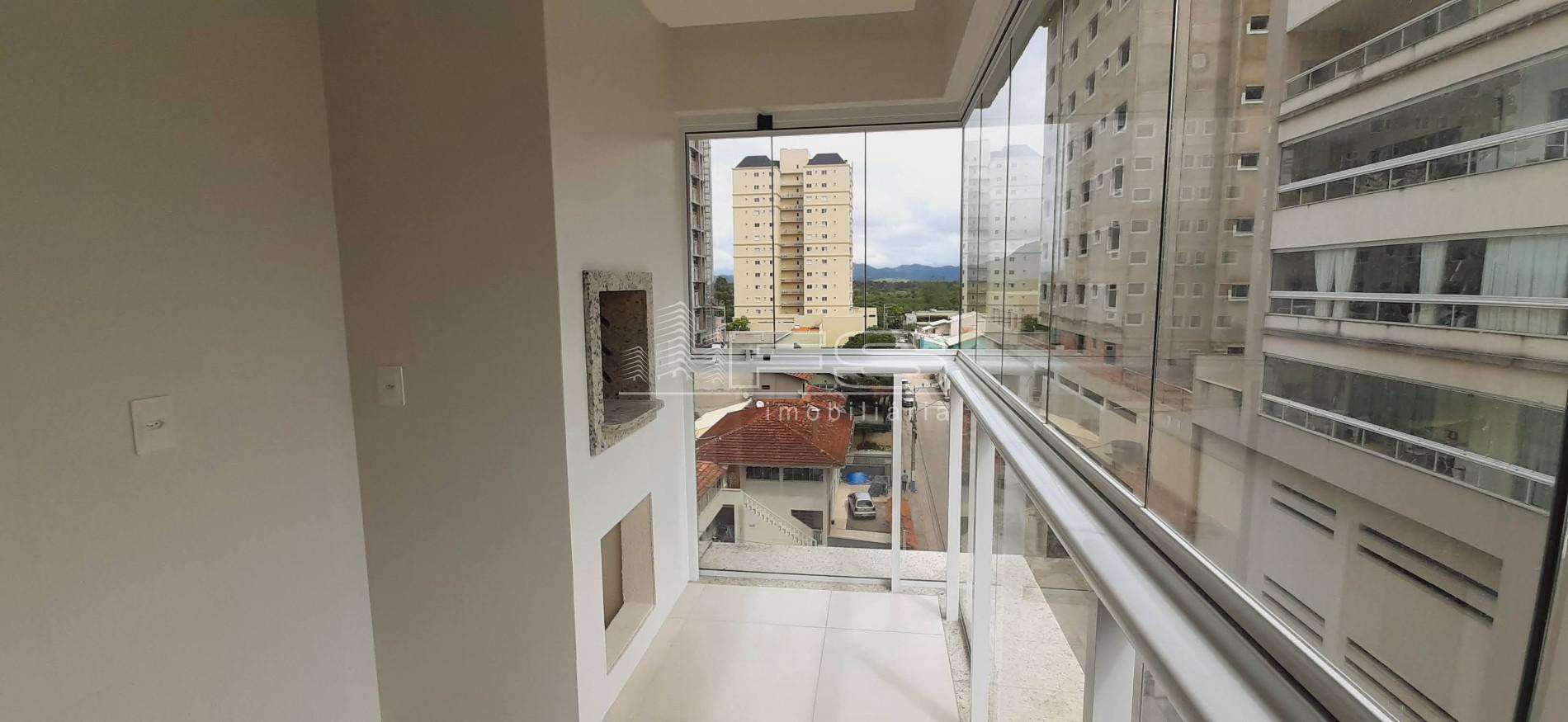 Apartamento com 2 Dormitórios à venda, 68 m² por R$ 740.000,00