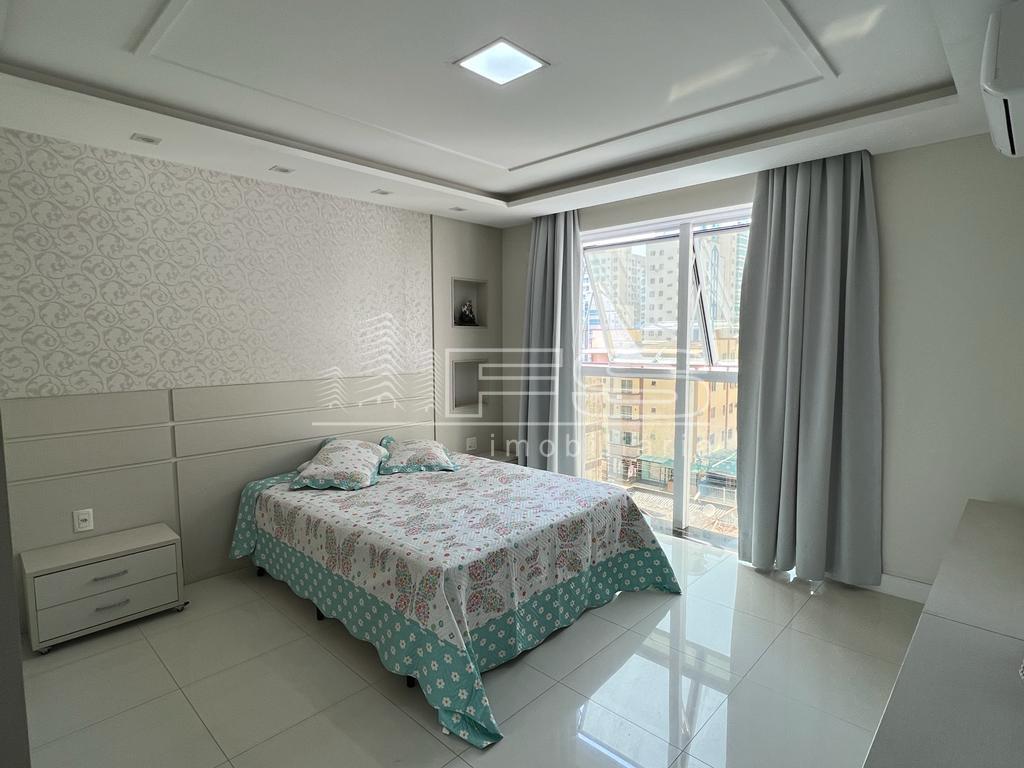 Apartamento com 4 Dormitórios à venda, 174 m² por R$ 1.900.000,00
