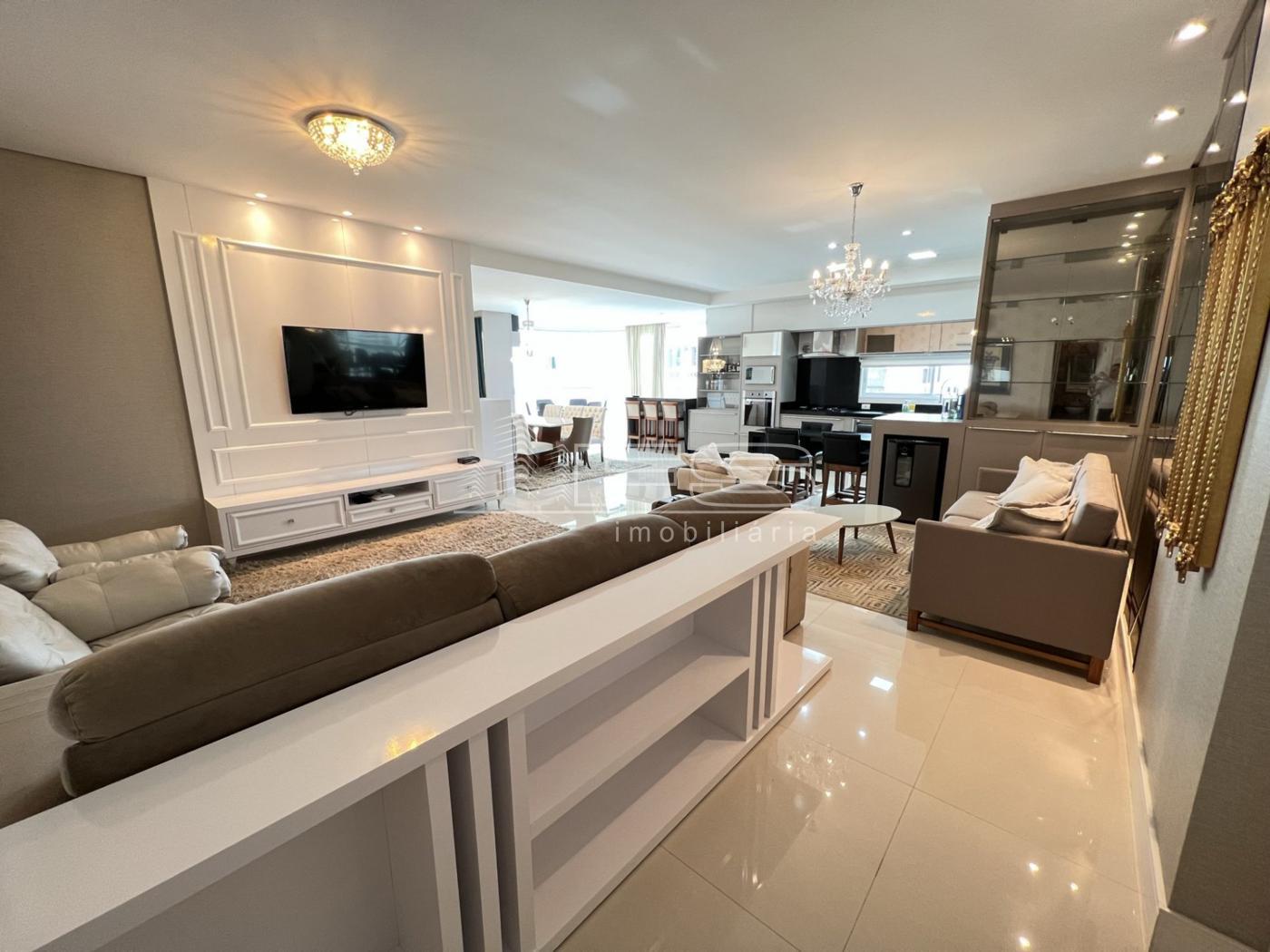 Apartamento com 4 Dormitórios à venda, 190 m² por R$ 2.800.000,00