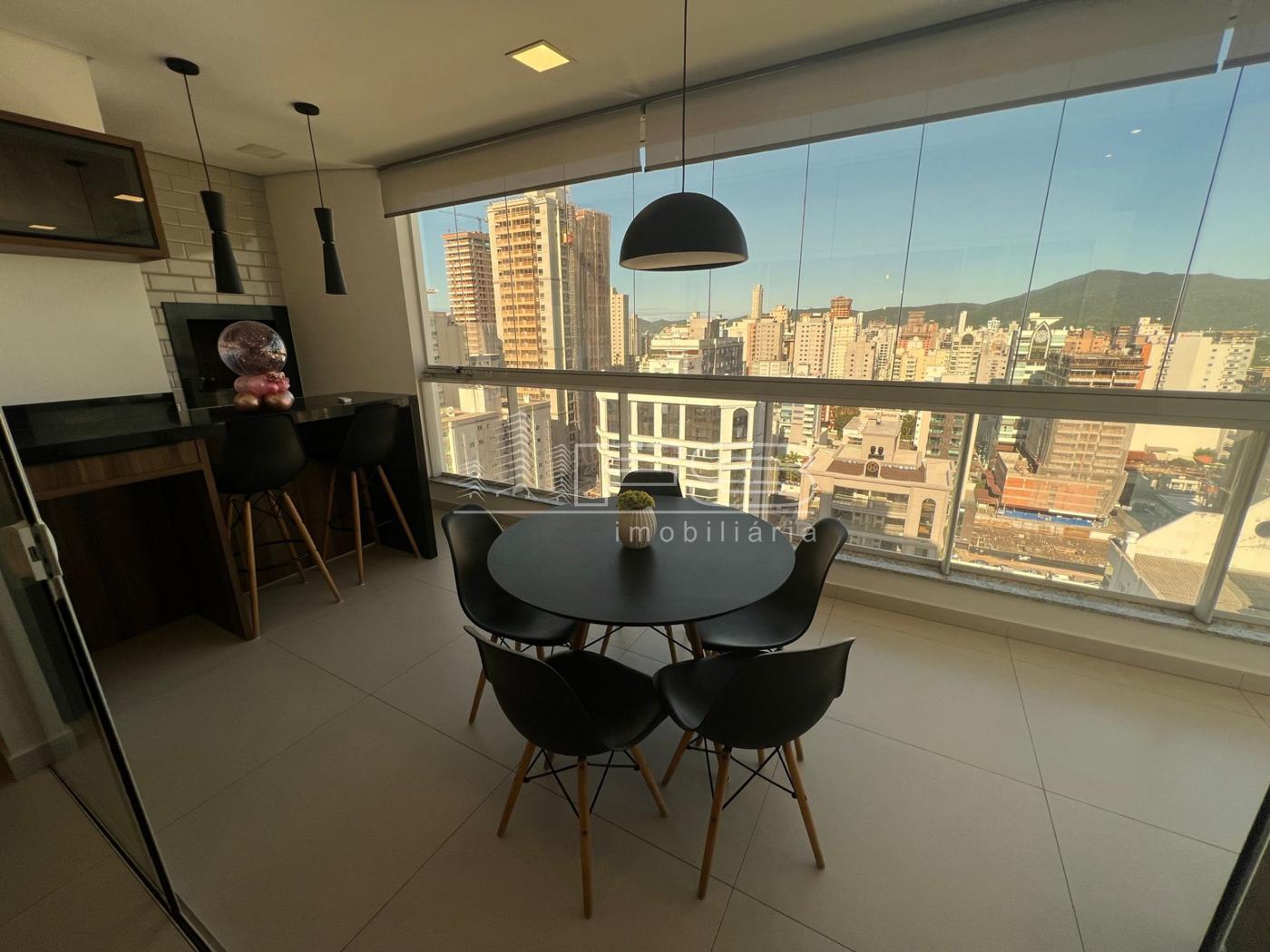 Apartamento com 3 Dormitórios à venda, 136 m² por R$ 1.990.000,00