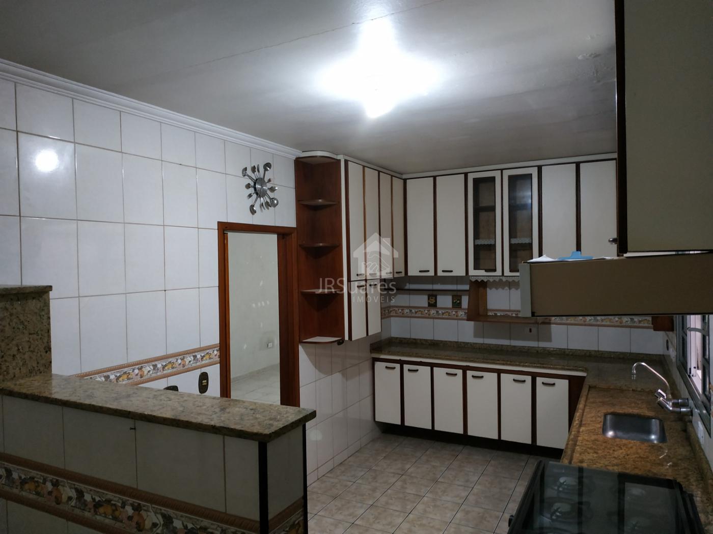 Casa para alugar com 3 quartos, 321m² - Foto 3