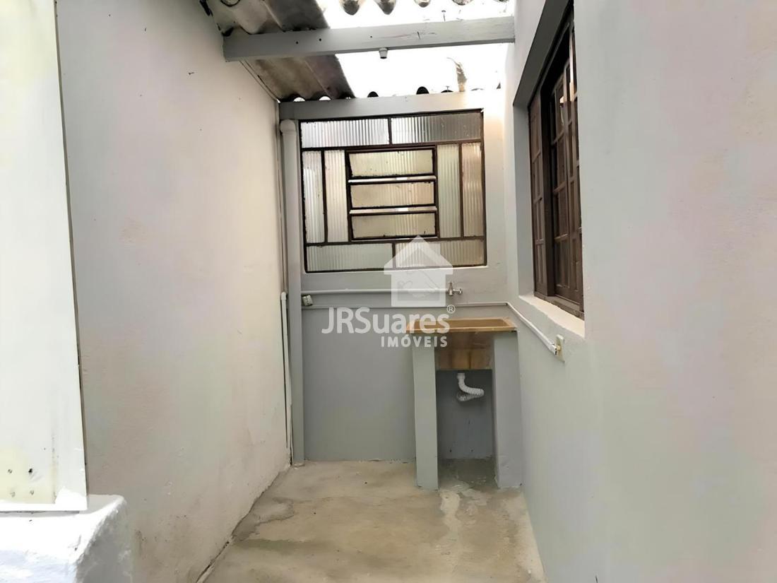 Casa para alugar com 2 quartos, 40m² - Foto 11