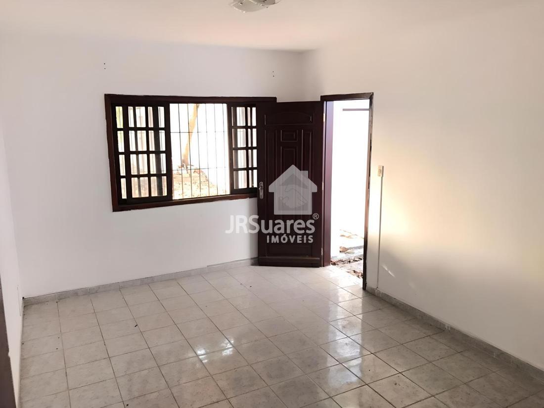 Casa para alugar com 2 quartos, 40m² - Foto 1