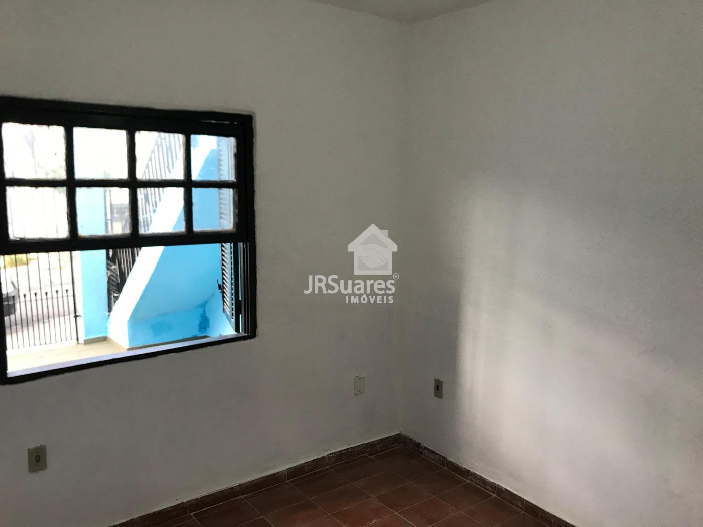 Casa para alugar com 2 quartos, 40m² - Foto 2