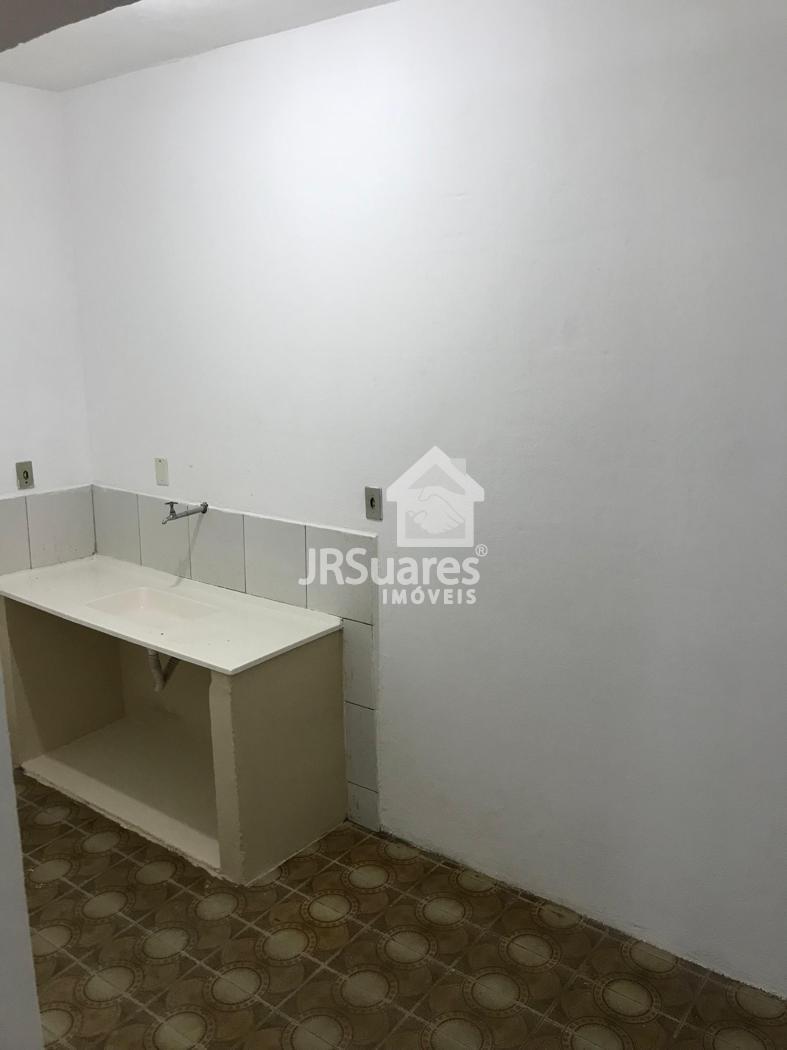 Casa para alugar com 2 quartos, 40m² - Foto 16