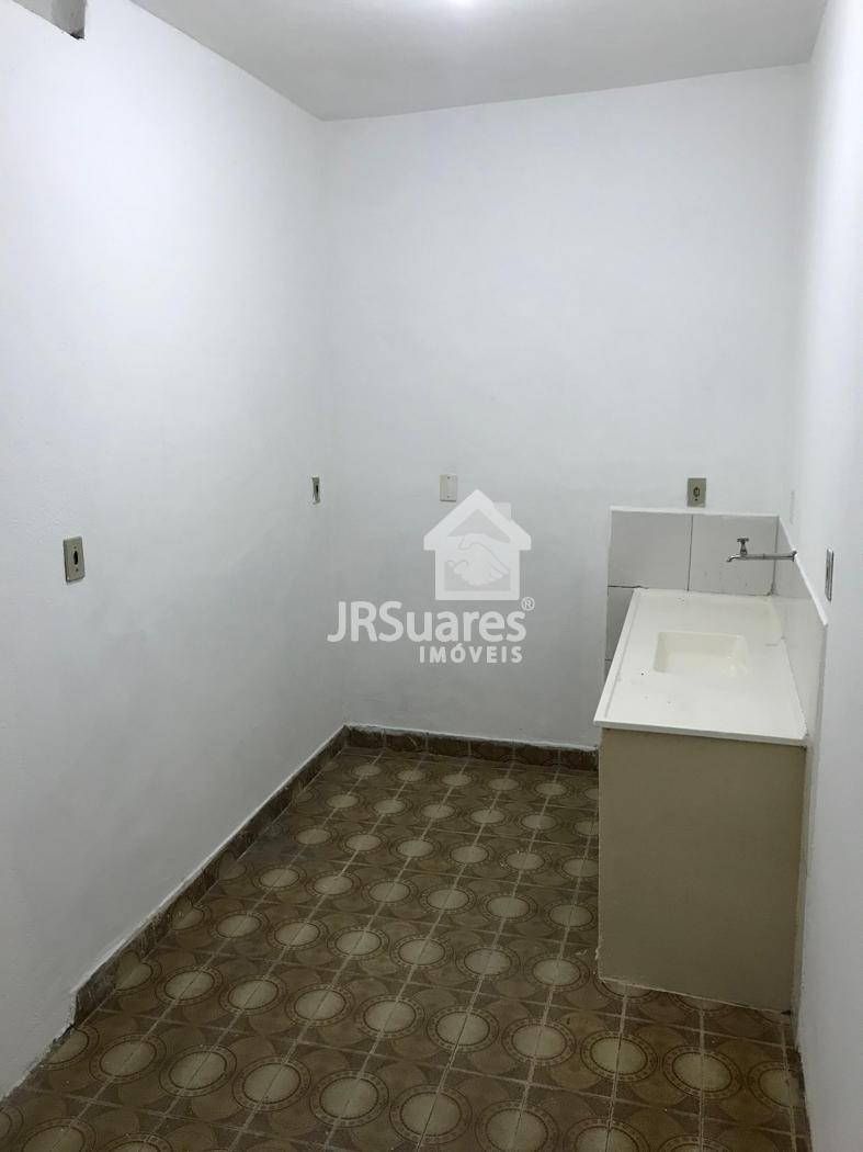 Casa para alugar com 2 quartos, 40m² - Foto 4