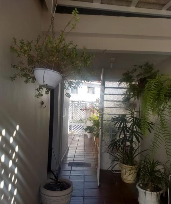 Casa à venda com 3 quartos, 128m² - Foto 2