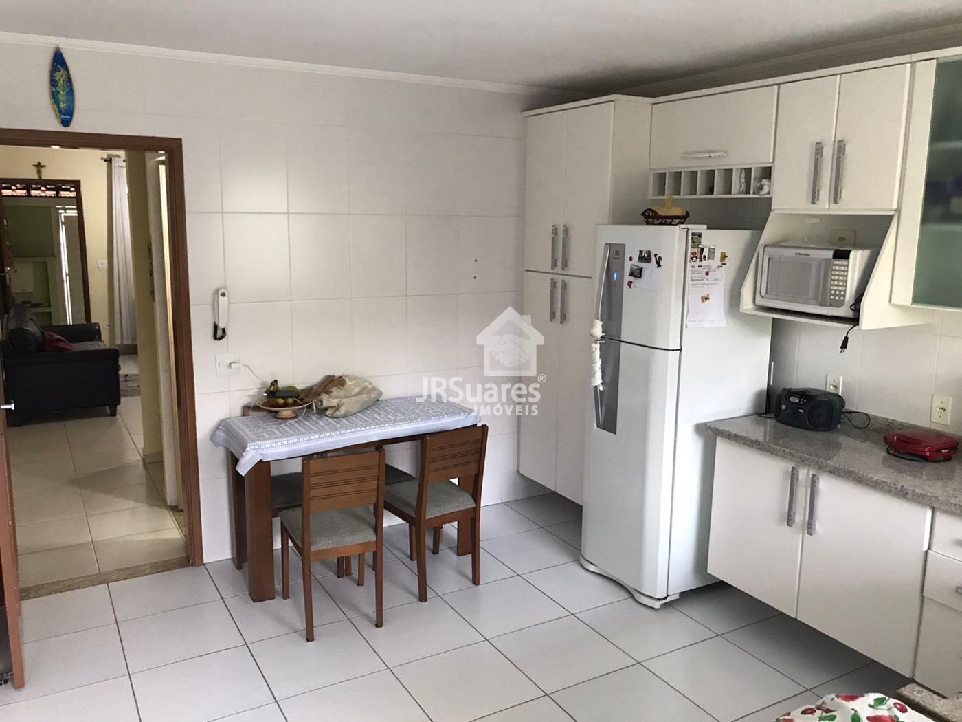 Casa à venda com 3 quartos, 90m² - Foto 13