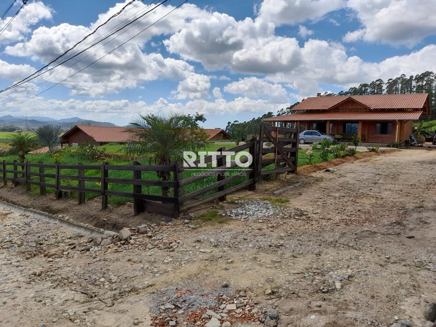 Lote/Terreno de 2500m² no bairro PAPAGAIOS, em Canelinha | Eu Corretor