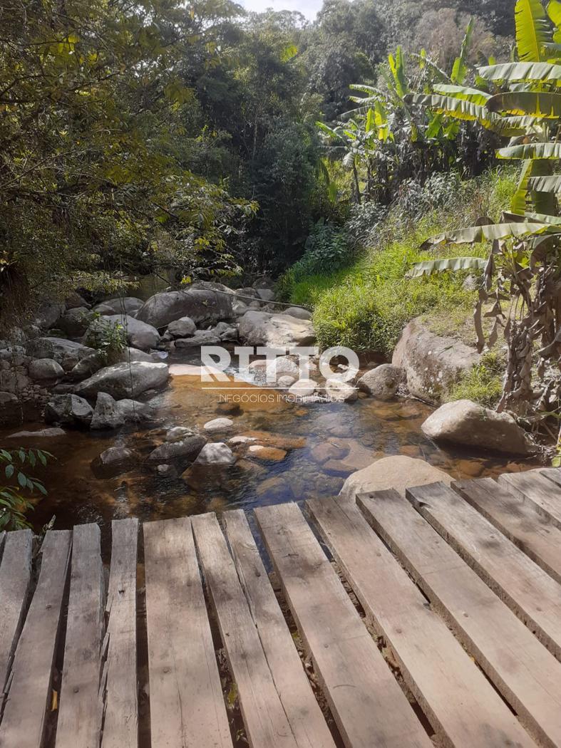 Fazenda/Sítios/Chácaras de 700m² no bairro VARGEM PEQUENA, em São João Batista | Eu Corretor