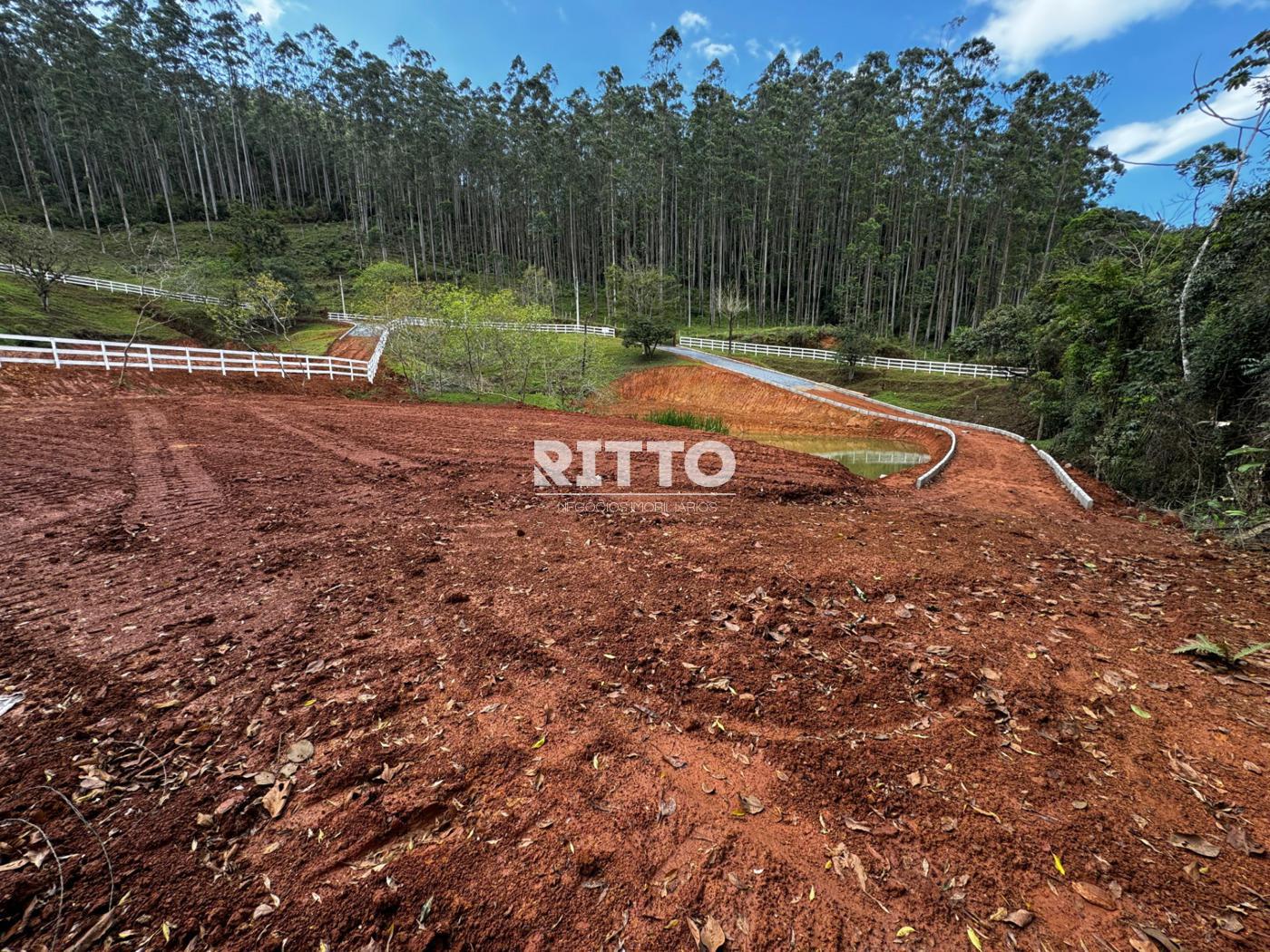 Fazenda/Sítios/Chácaras de 3926m² no bairro MOURA, em Canelinha | Eu Corretor