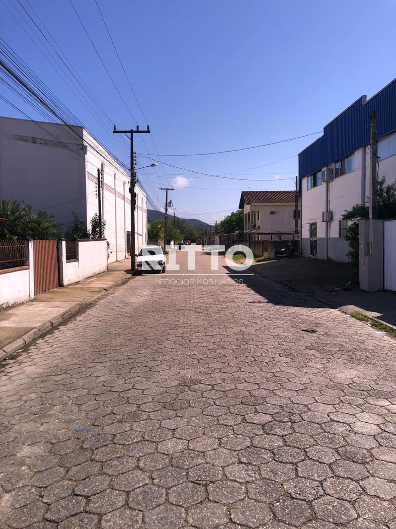 Loja / Salão / Ponto Comercial de 72m² no bairro CENTRO, em São João Batista | Eu Corretor