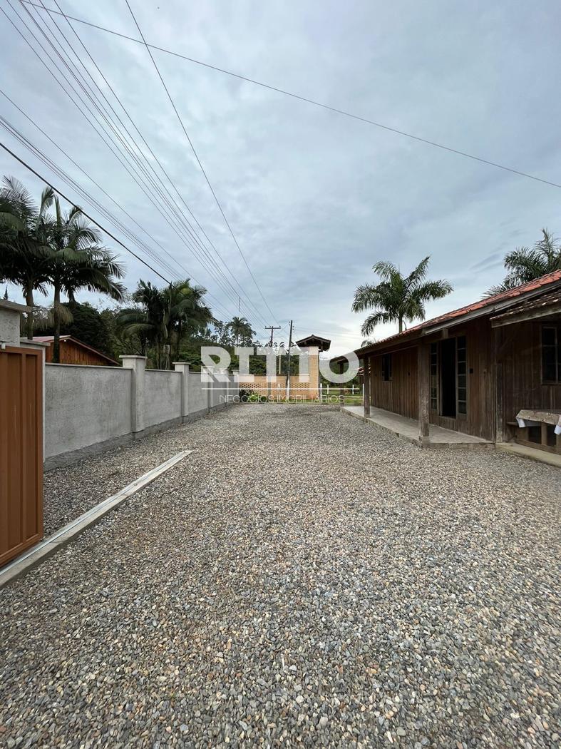 Lote/Terreno de 2400m² no bairro Moura, em Canelinha | Eu Corretor