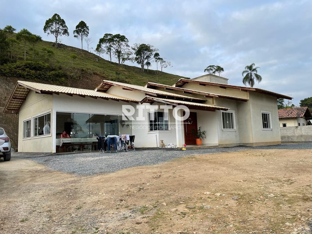 Casa de 3 quartos, 1115m² no bairro GALERA, em Canelinha | Eu Corretor