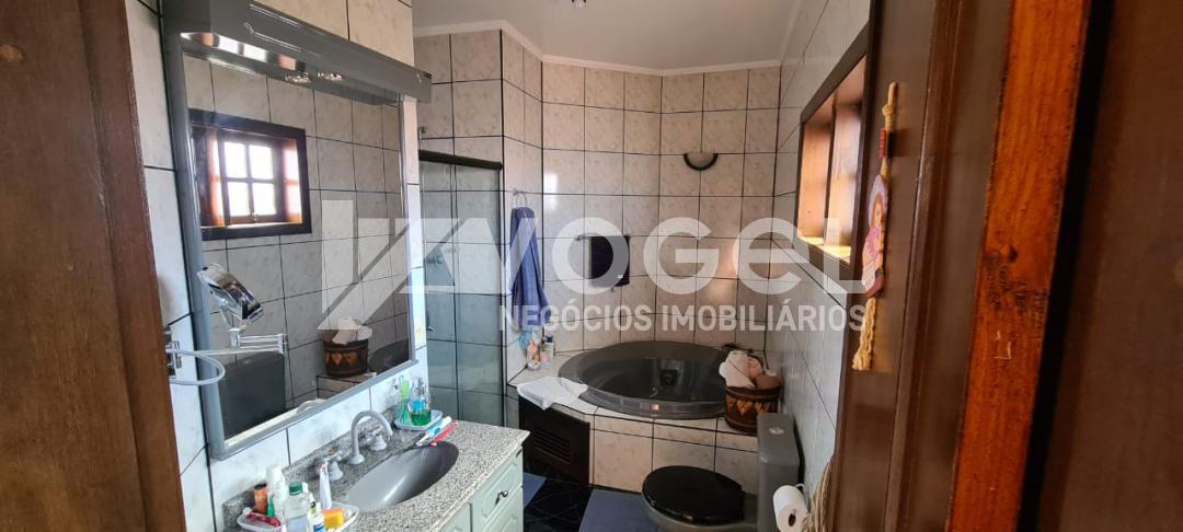 Casa à venda com 3 quartos, 220m² - Foto 25