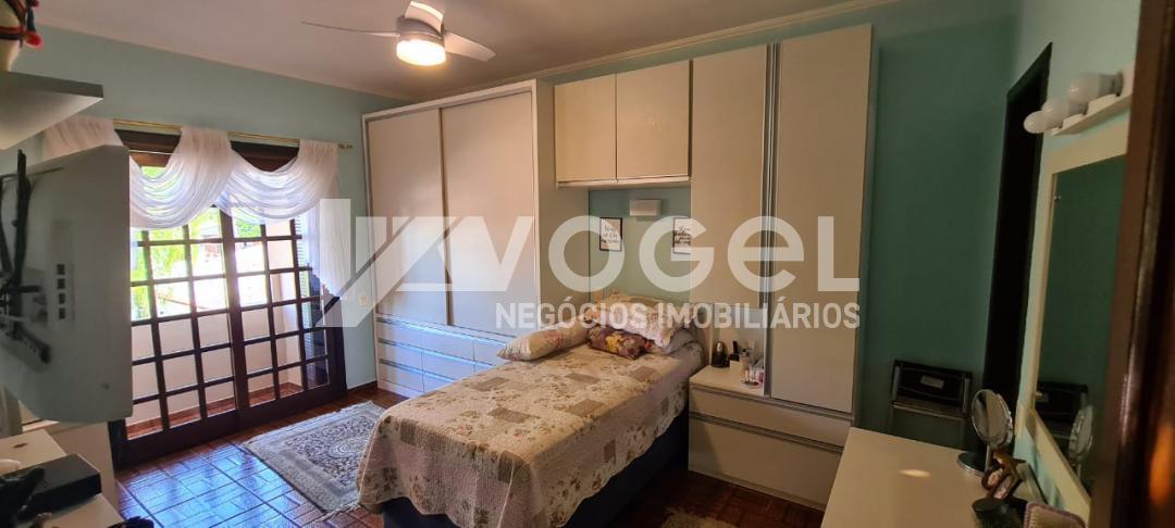 Casa à venda com 3 quartos, 220m² - Foto 34