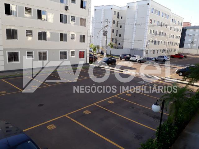 Apartamento à venda com 2 quartos, 70m² - Foto 2