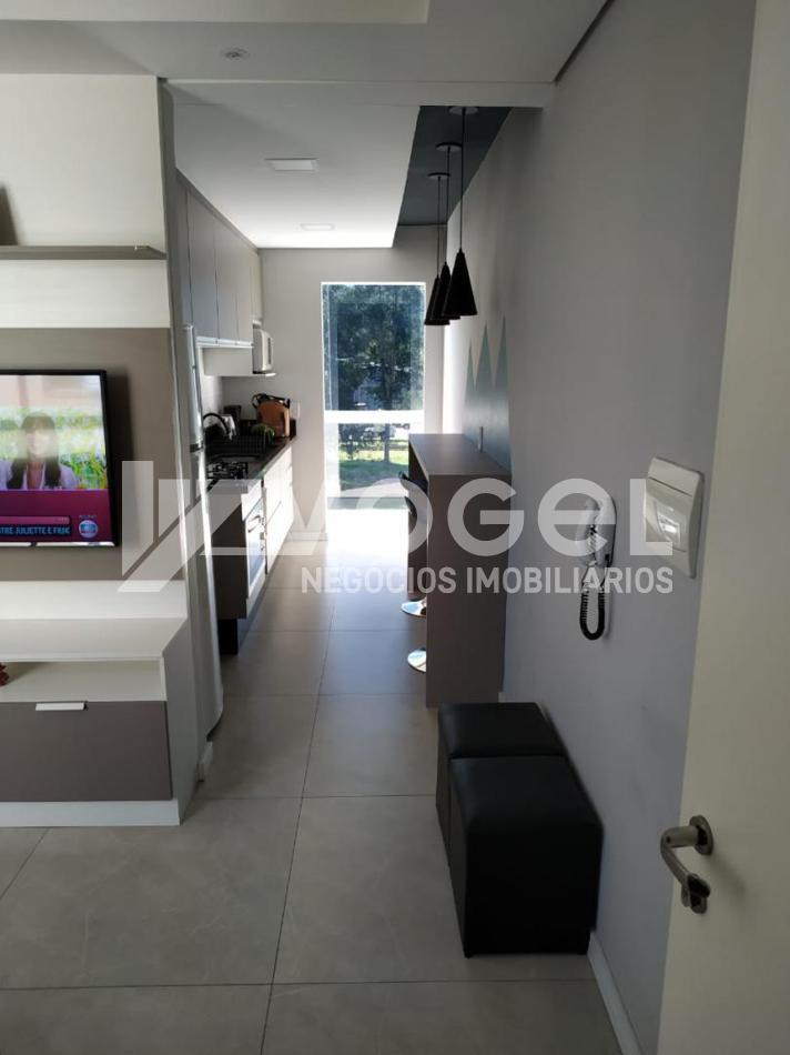 Apartamento à venda com 2 quartos, 66m² - Foto 2