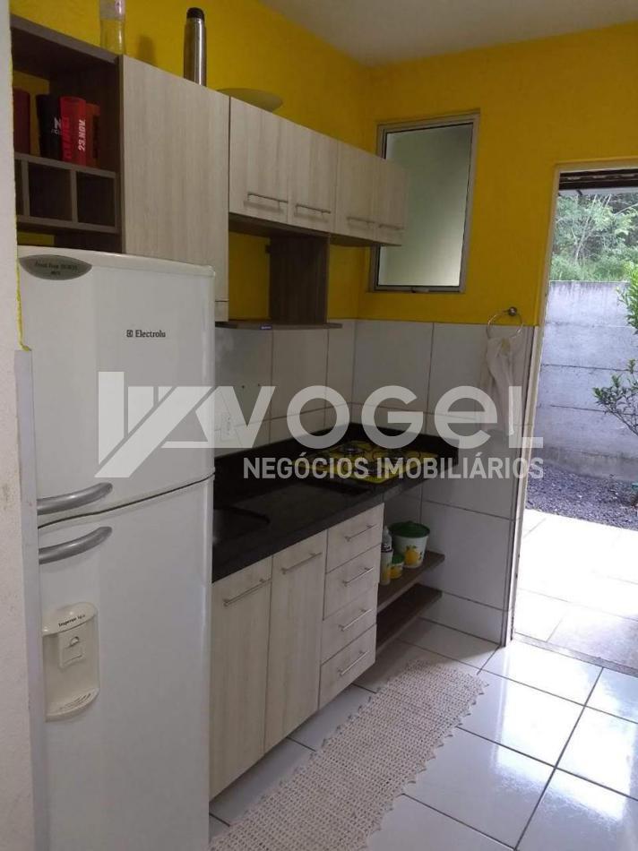 Casa à venda com 2 quartos, 58m² - Foto 1