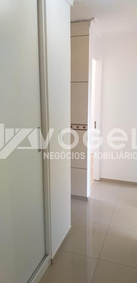 Apartamento à venda com 3 quartos - Foto 11