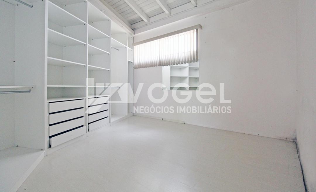 Casa à venda com 4 quartos, 200m² - Foto 9