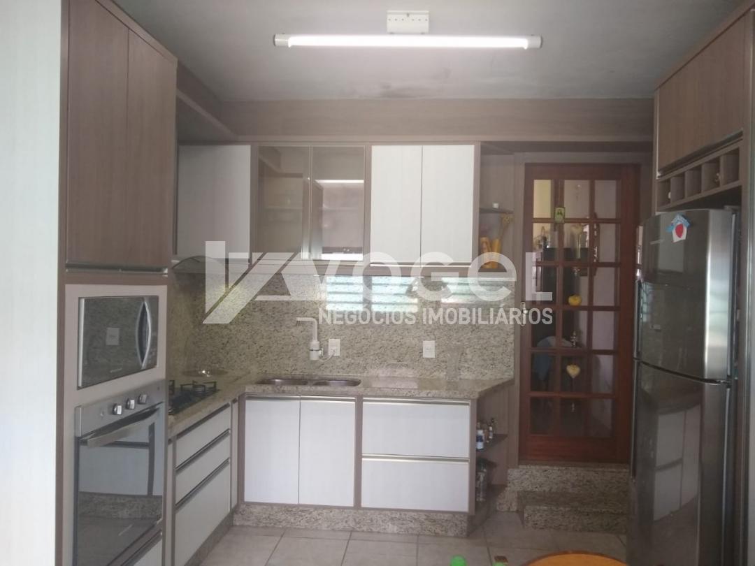 Casa à venda com 3 quartos, 200m² - Foto 13