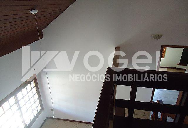 Casa à venda com 3 quartos, 226m² - Foto 28