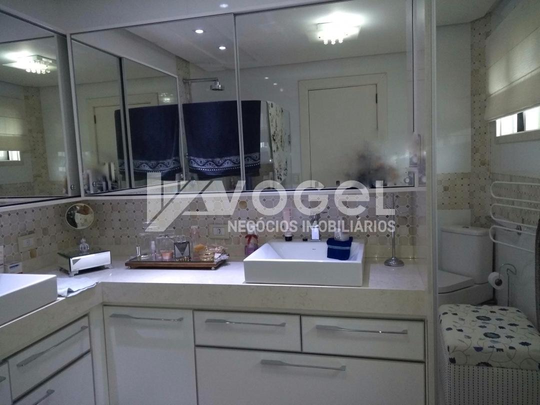 Apartamento à venda com 3 quartos, 1620m² - Foto 1