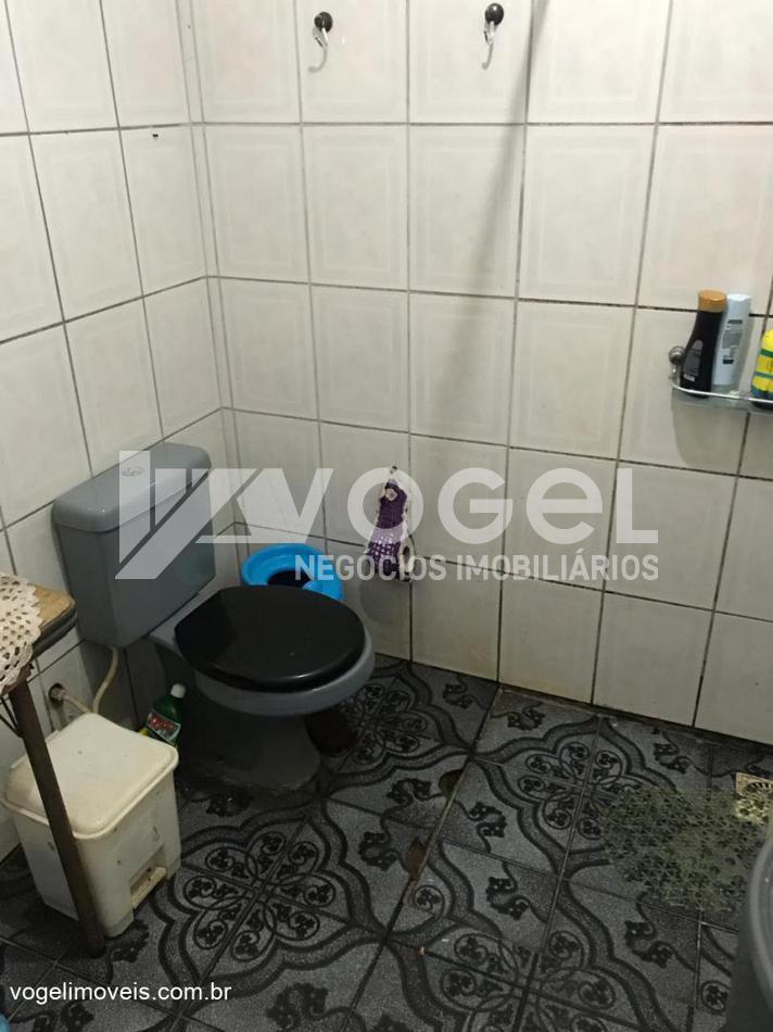 Casa à venda com 2 quartos, 300m² - Foto 16