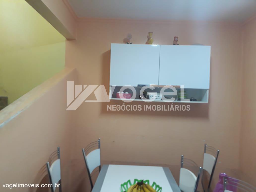 Casa à venda com 4 quartos, 160m² - Foto 1