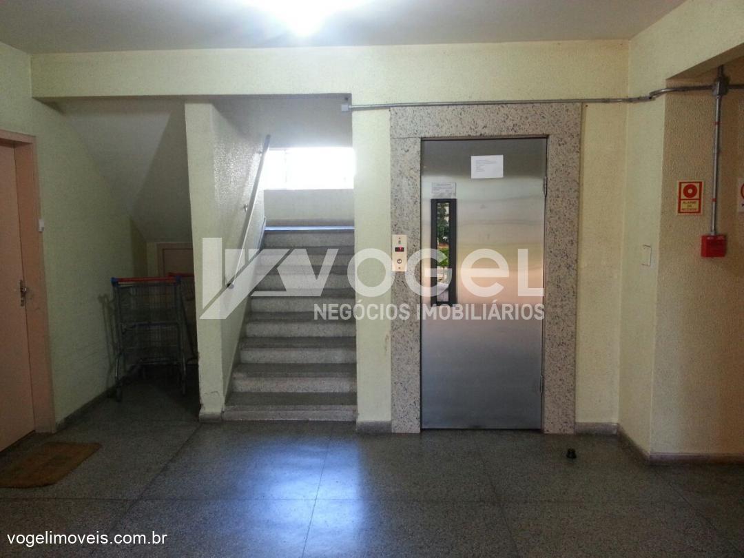 Apartamento à venda com 3 quartos, 83m² - Foto 2