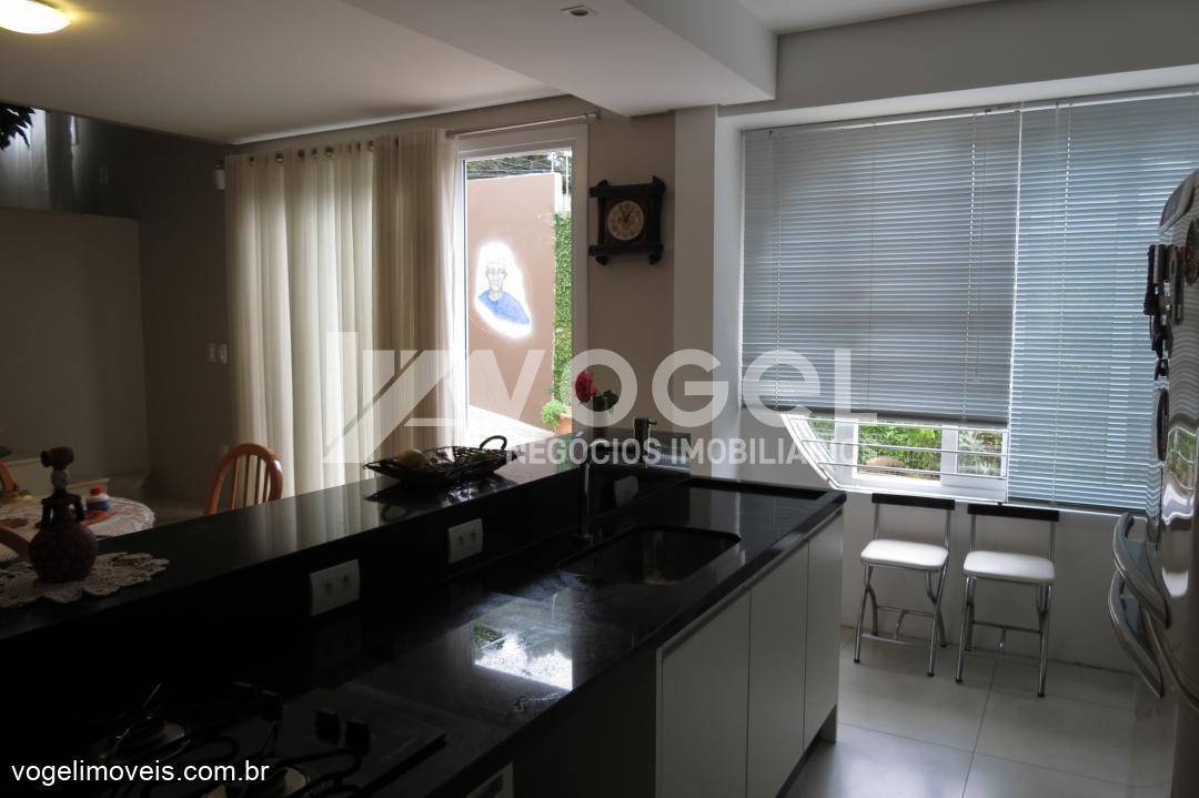 Casa à venda com 3 quartos, 245m² - Foto 21