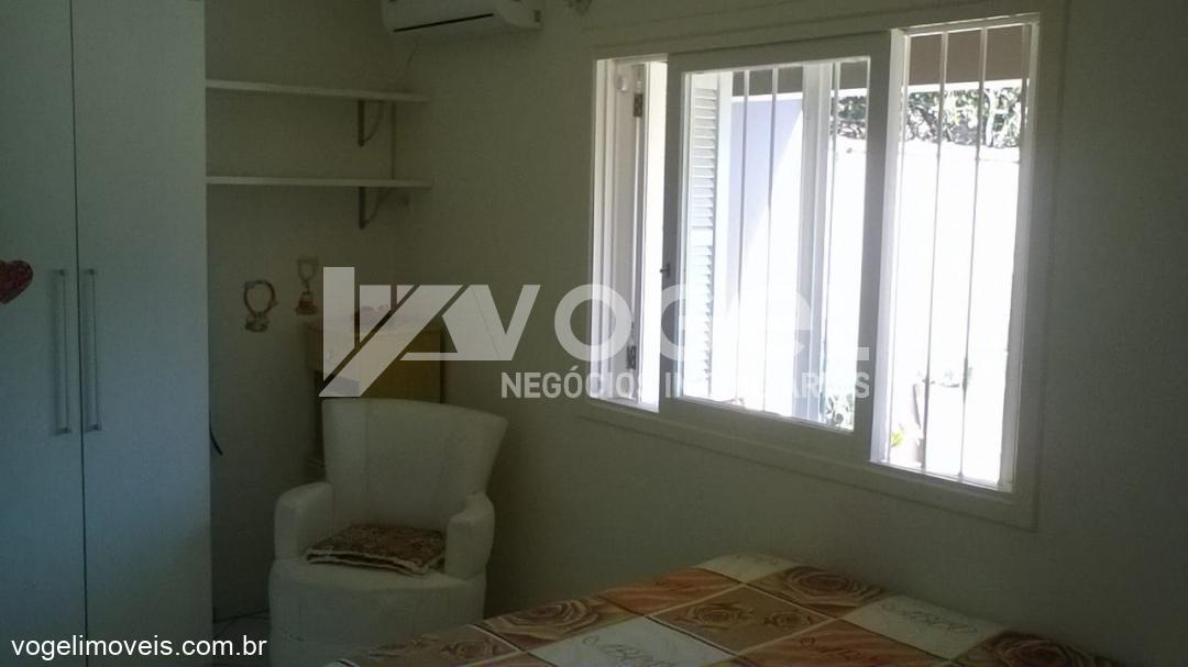 Casa à venda com 3 quartos, 330m² - Foto 4