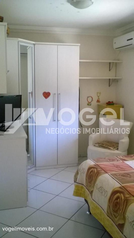 Casa à venda com 3 quartos, 330m² - Foto 5