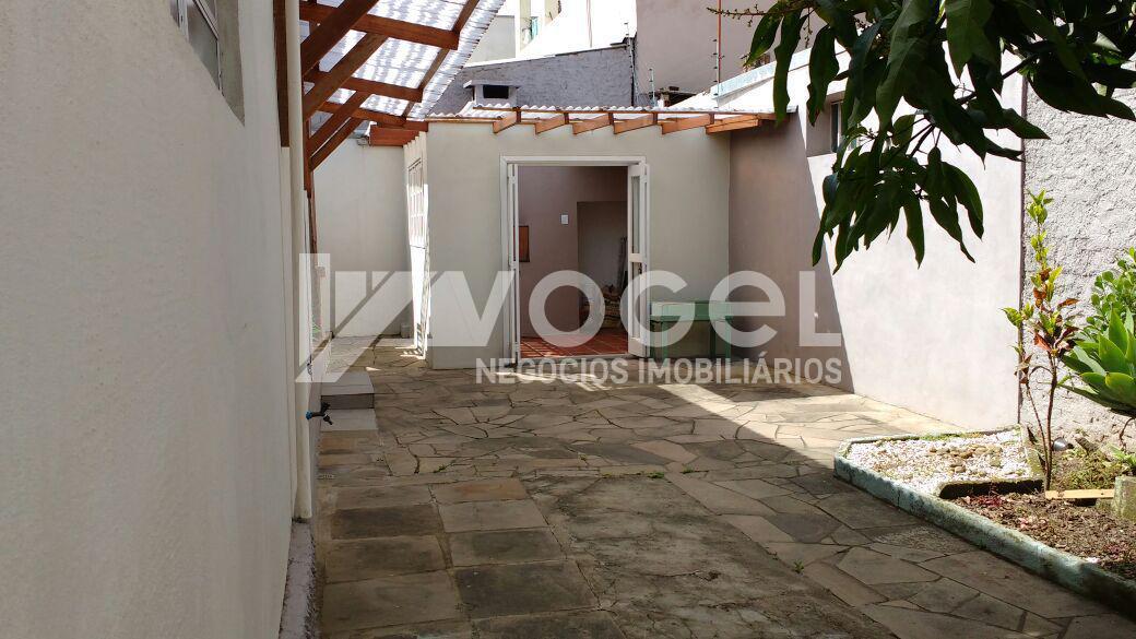 Casa à venda com 2 quartos, 148m² - Foto 2