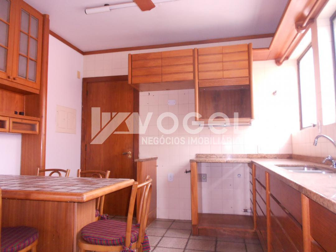 Apartamento à venda com 3 quartos, 234m² - Foto 11