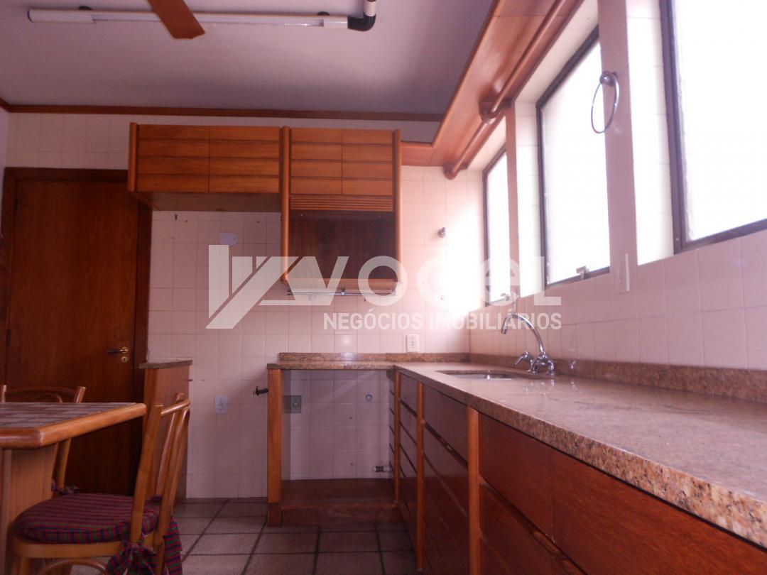 Apartamento à venda com 3 quartos, 234m² - Foto 12