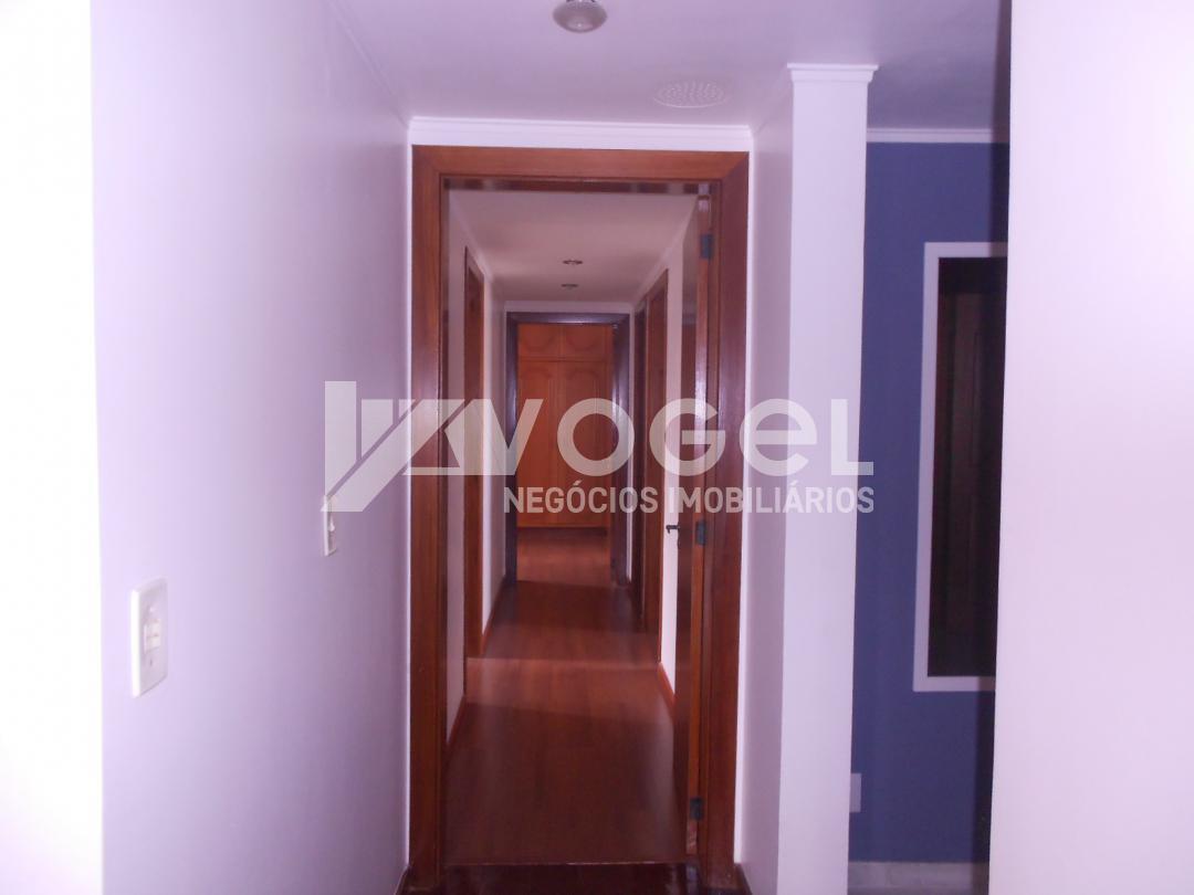 Apartamento à venda com 3 quartos, 234m² - Foto 32